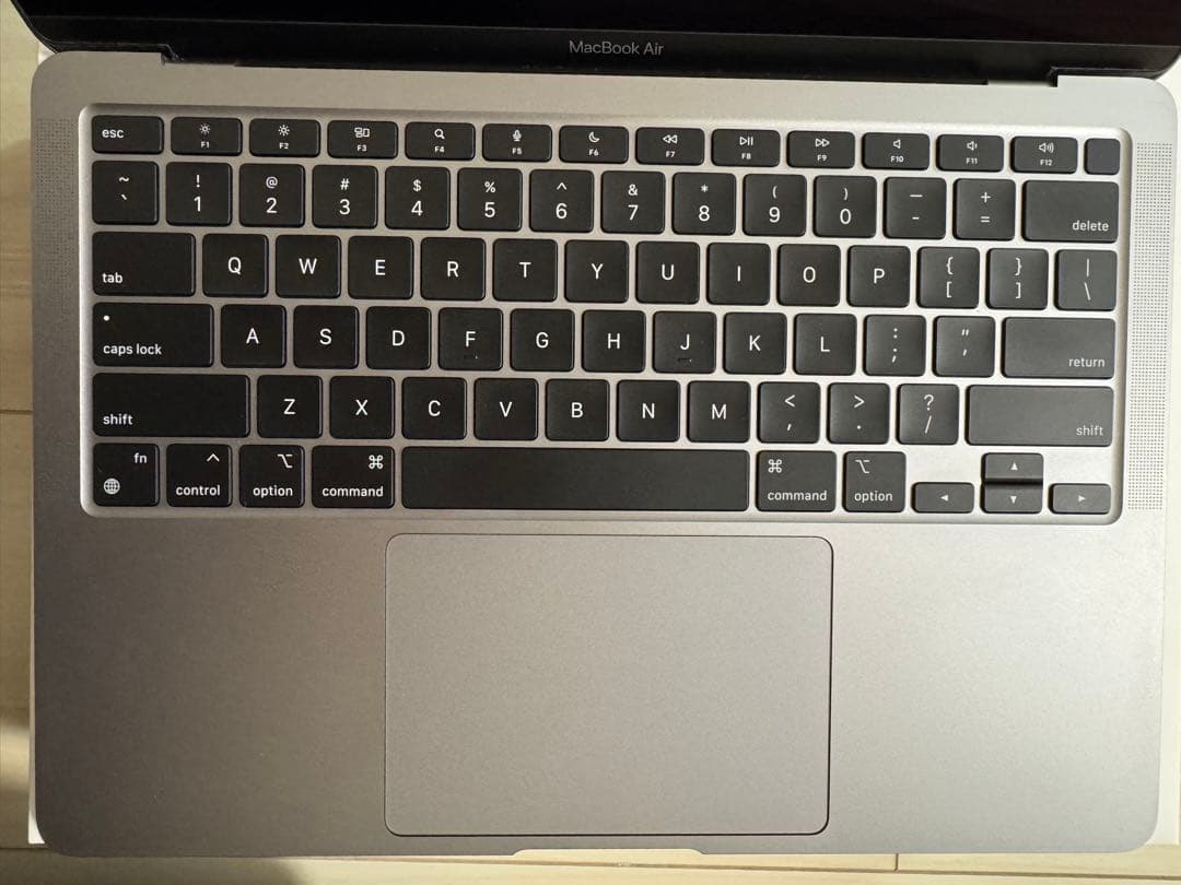 【スキンシール付き】MacBook Air M1 メモリ16GB／US配列