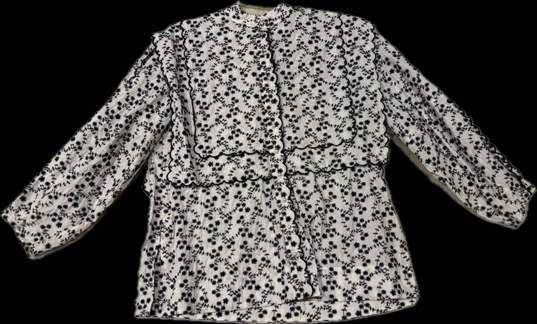 花柄　長袖ブラウス　パール