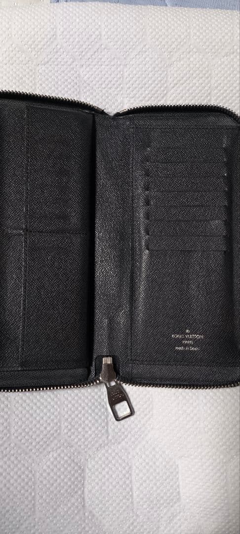 ルイヴィトン ヴェルティカルタイガ 黒 長財布