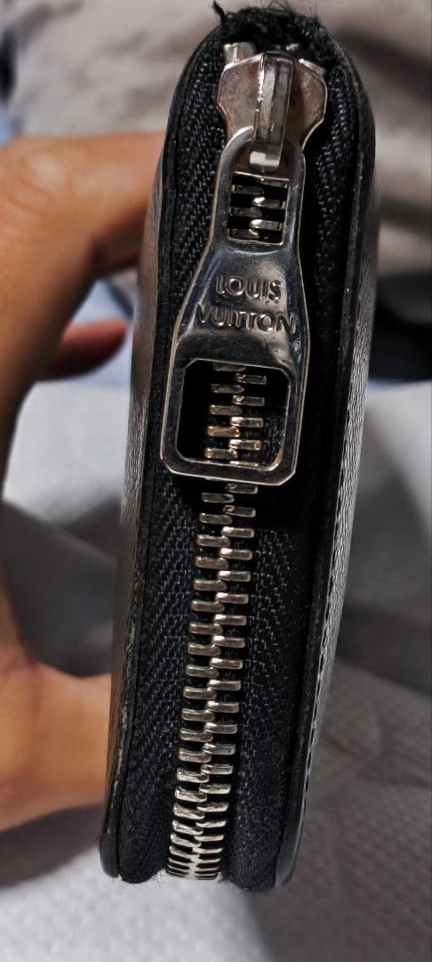 ルイヴィトン ヴェルティカルタイガ 黒 長財布