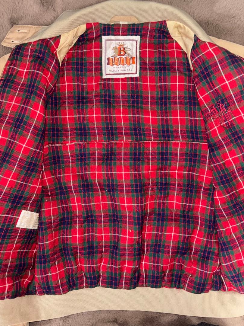 BARACUTA ベージュ　スイングトップ　114