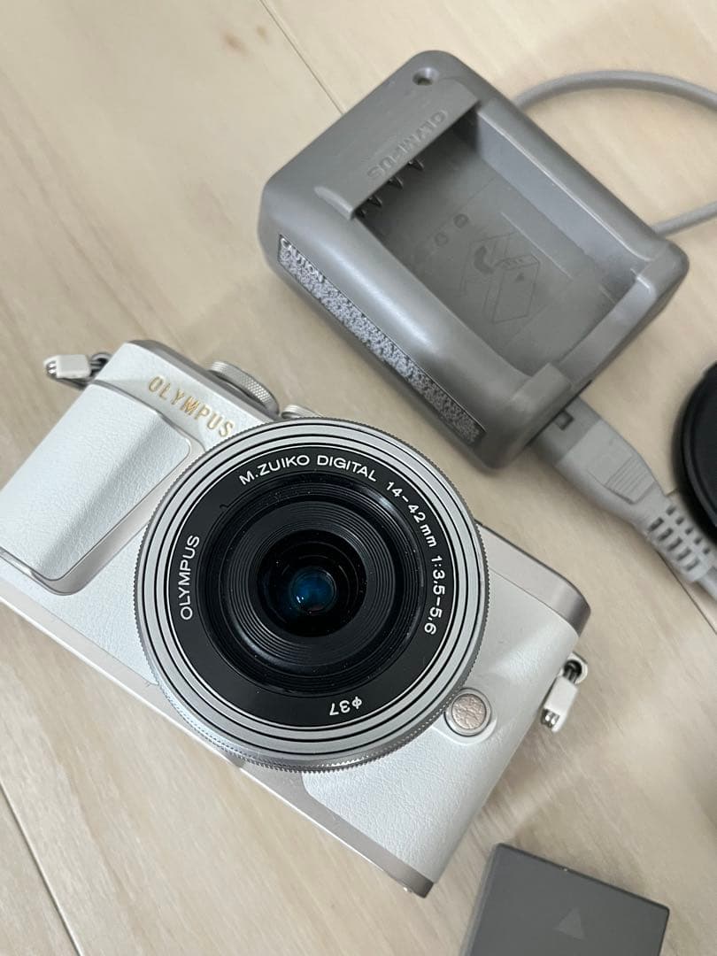 OLYMPUS PEN E-PL9 ミラーレス一眼カメラ