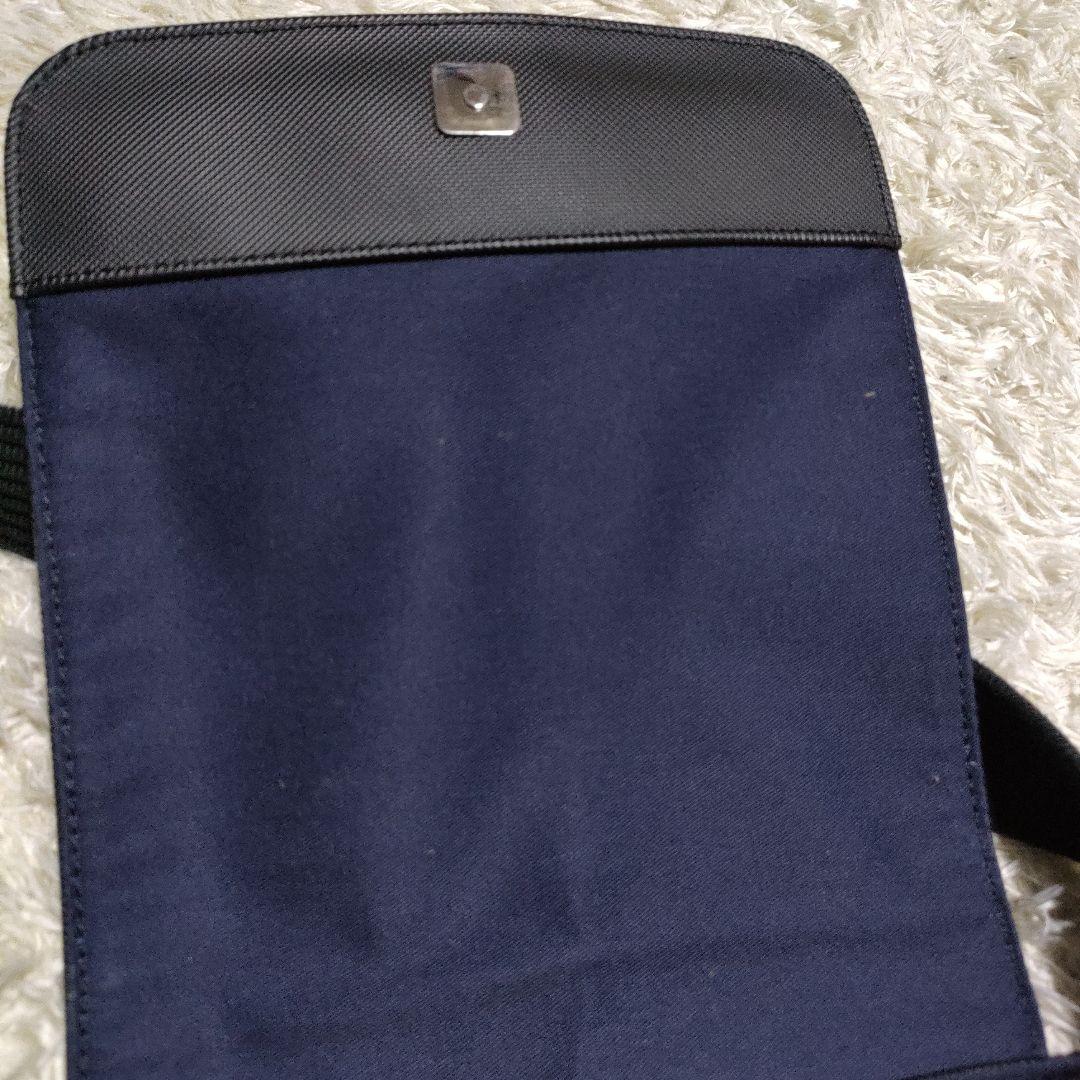 LACOSTE ラコステ メンズクラシック スリムフラップサッチェルバッグ 黒