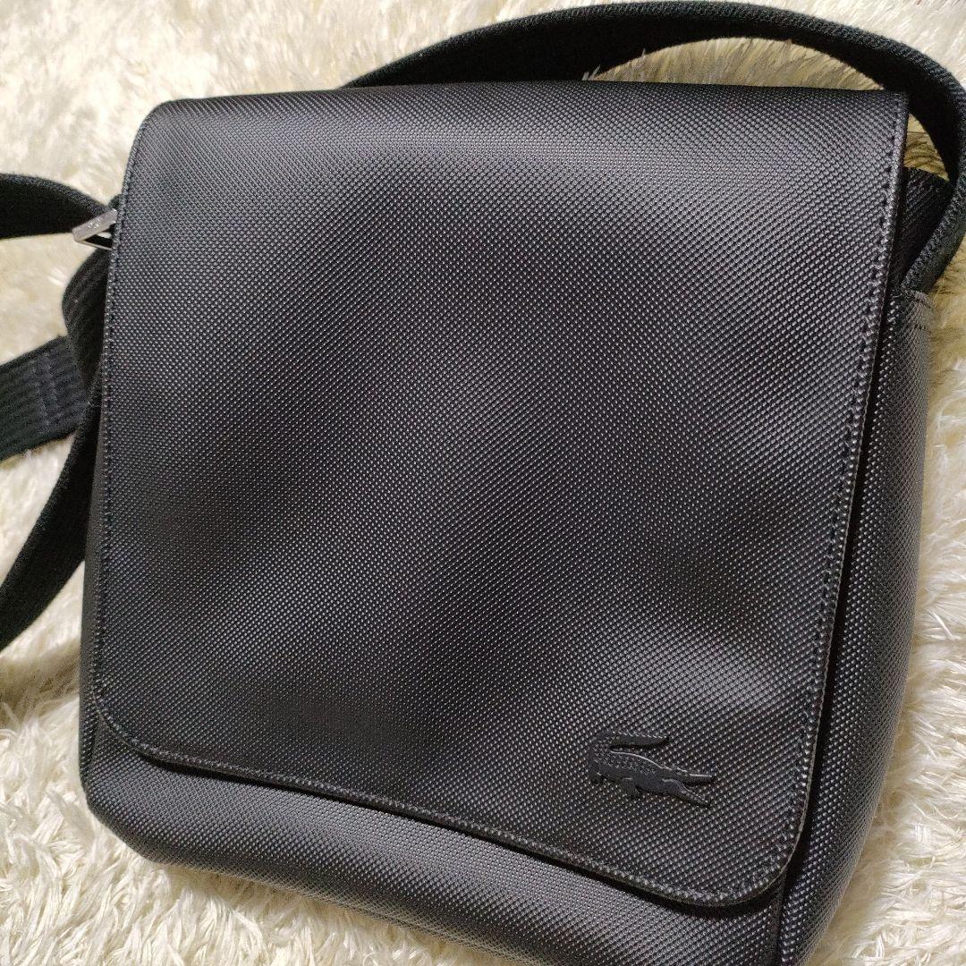 LACOSTE ラコステ メンズクラシック スリムフラップサッチェルバッグ 黒