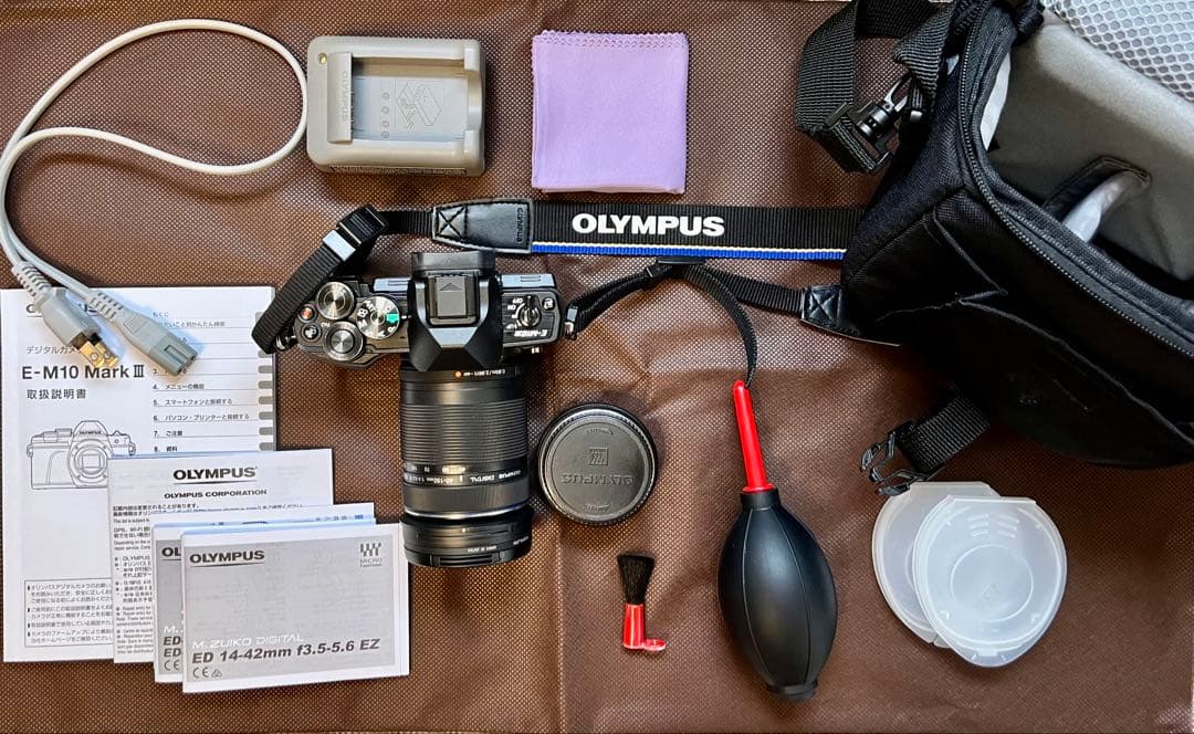 OLYMPUS OM-D E-M10 Mark IIIミラーレスカメラ【セット】