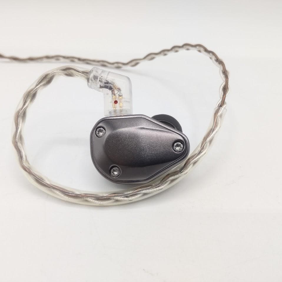 ★箱付　美品★ カイン Cayin YB04 BA4基搭載 インイヤー・モニター