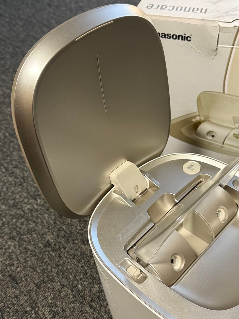 【ほぼ未使用】 Panasonic スチーマー ナノケア EH-SA0B-N