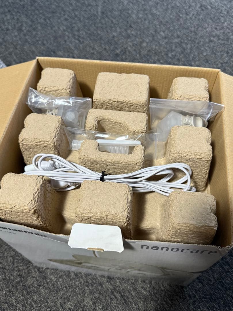 【ほぼ未使用】 Panasonic スチーマー ナノケア EH-SA0B-N