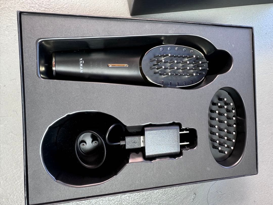 YAMAN 電気バリブラシ本体と付属品