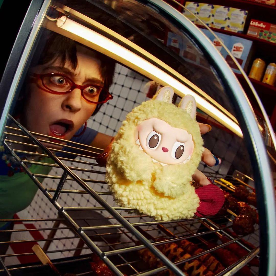 THE MONSTERS Wacky Mart イヤホンケース LABUBU