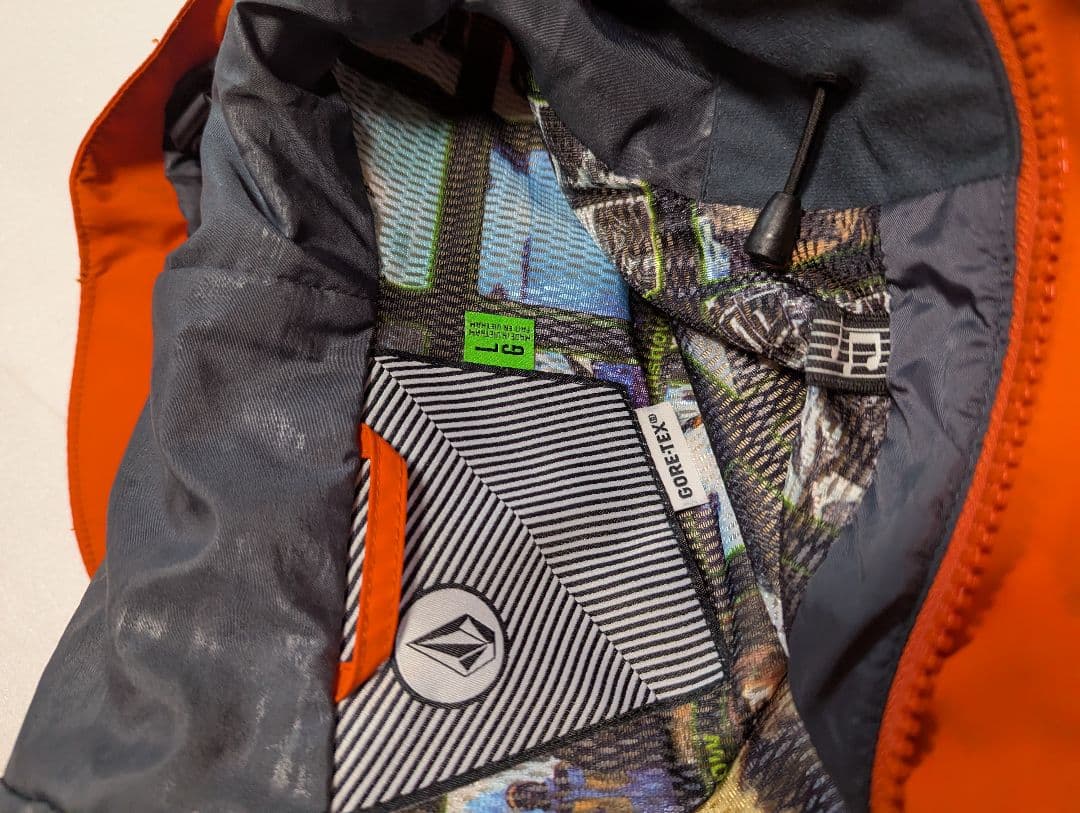 VOLCOM　スノーボード　ウェア