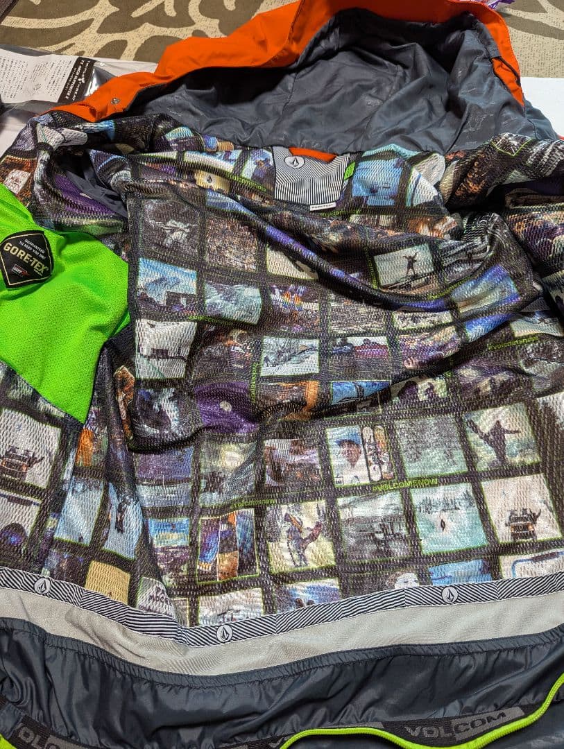 VOLCOM　スノーボード　ウェア