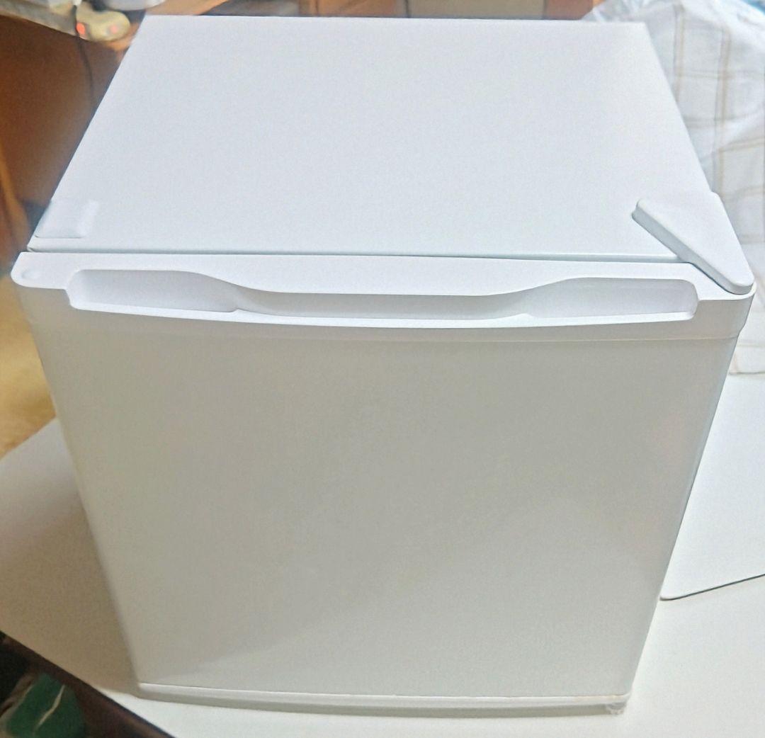 コンパクトホワイト冷凍庫 1段棚付き