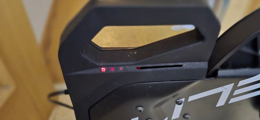 じ*ん様 ELITE SUITO 実走距離低め スプロケ、前輪留め付き 通電確認