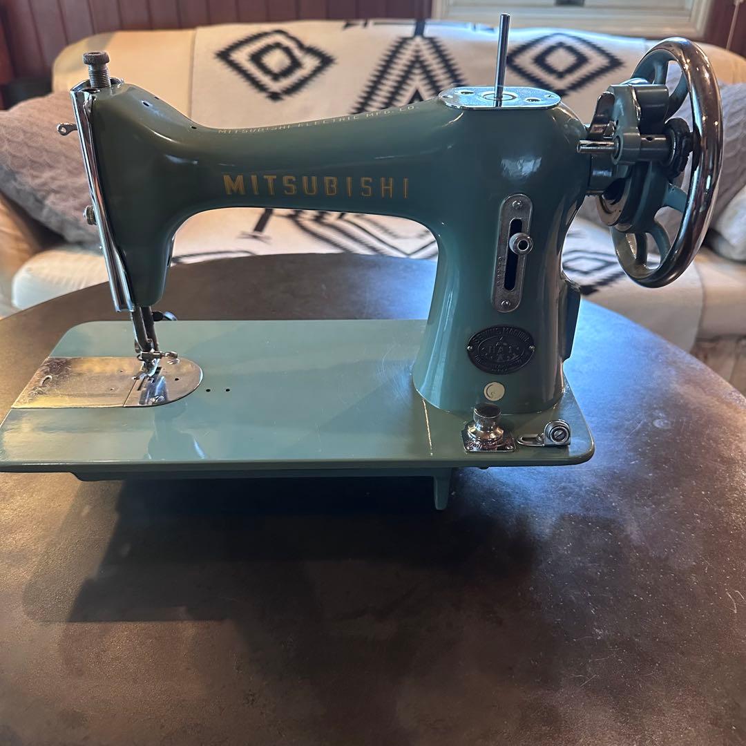 ビンテージ　レトロ　三菱　手動式　ミシン　オブジェ