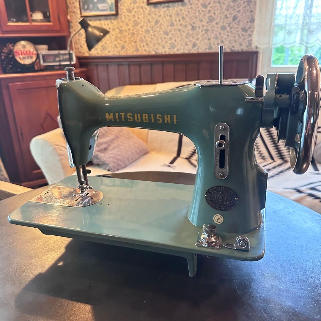ビンテージ　レトロ　三菱　手動式　ミシン　オブジェ