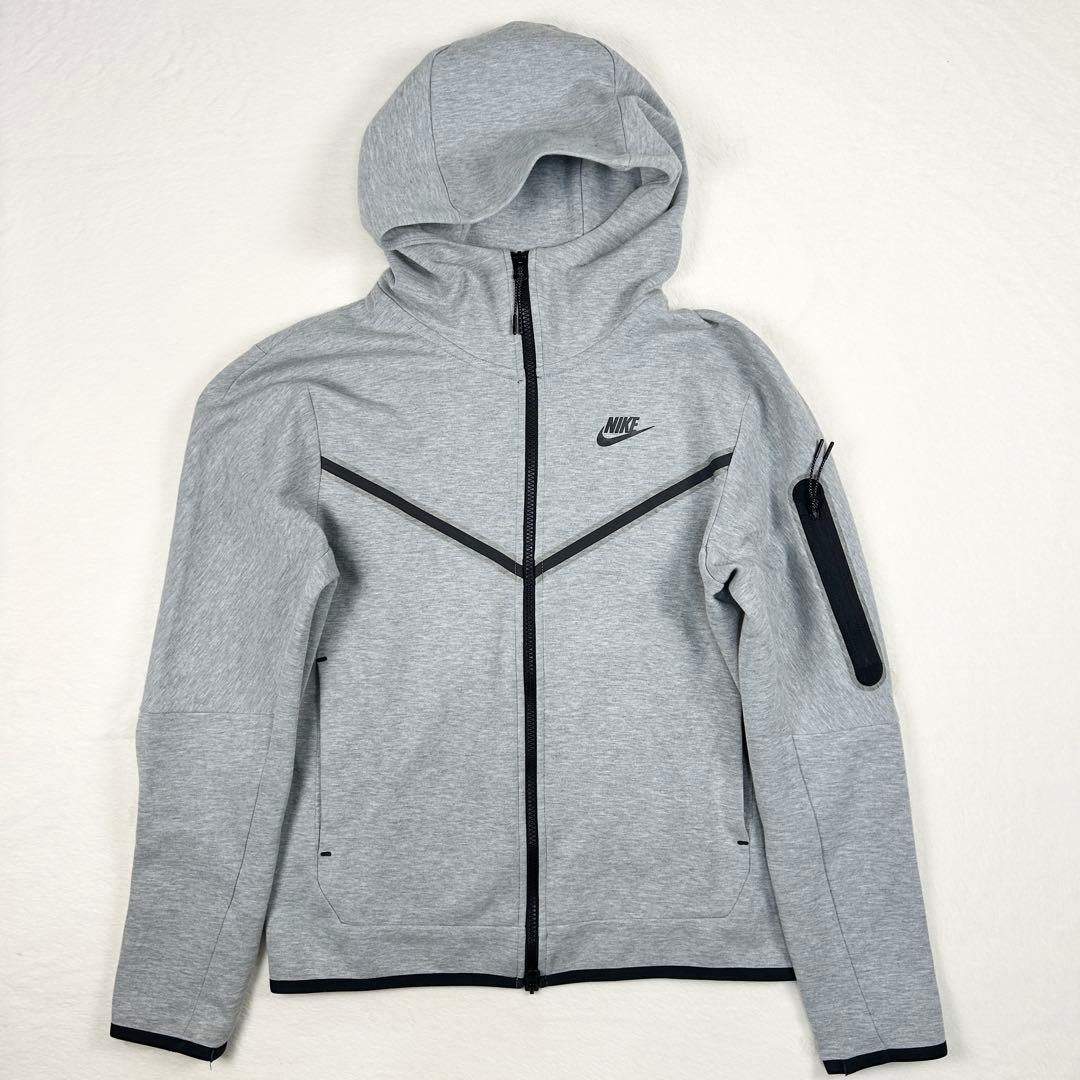b1608【NIKE】パーカー　TECH FLEECE FULLZIP　グレー
