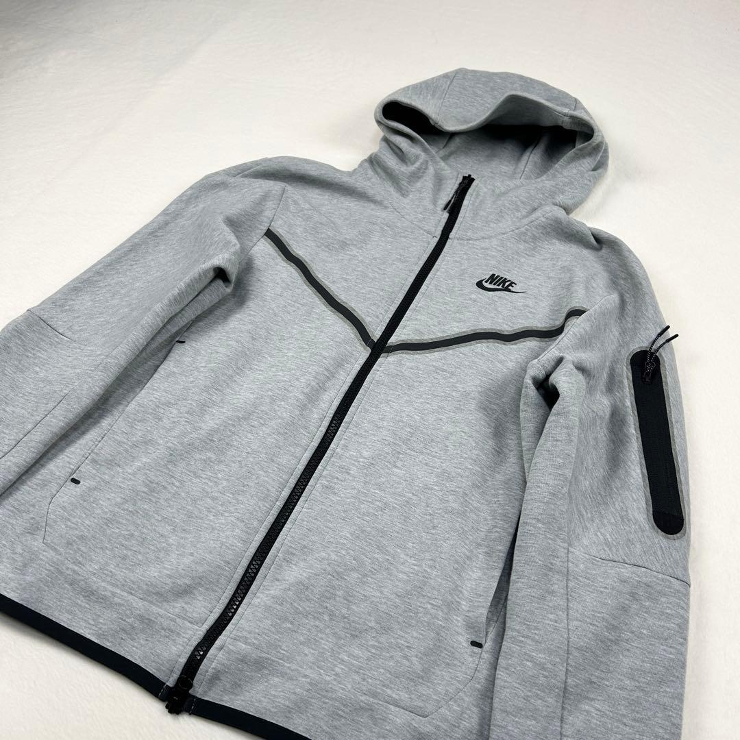 b1608【NIKE】パーカー　TECH FLEECE FULLZIP　グレー
