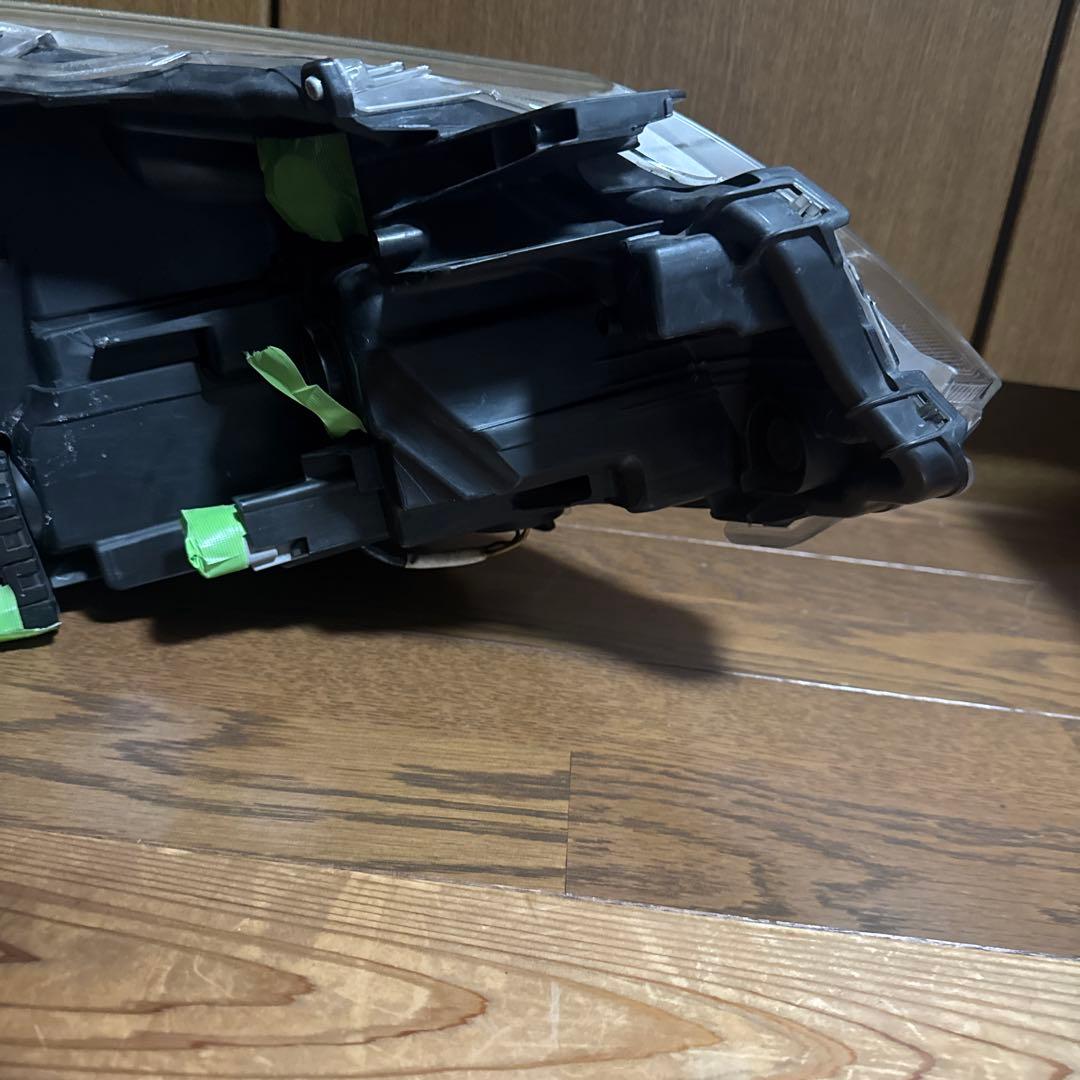 ヴィッツ 左 ヘッドライト ハイブリッド