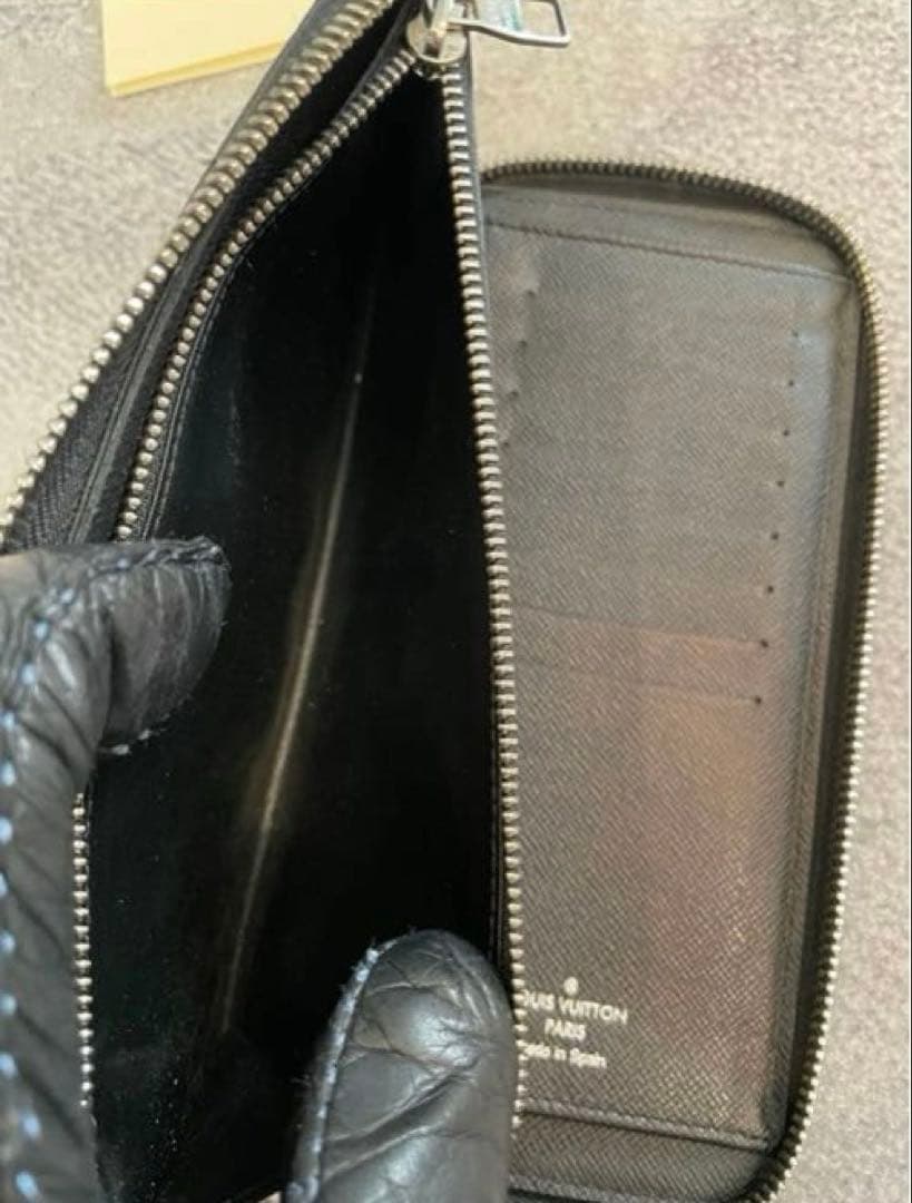ルイヴィトン ダミエ グラフィット ヴェルティカルジッピーウォレット