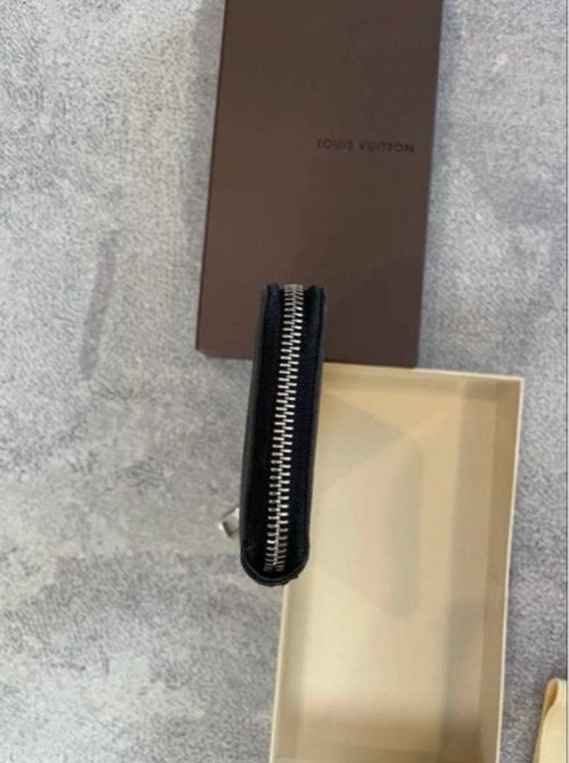 ルイヴィトン ダミエ グラフィット ヴェルティカルジッピーウォレット
