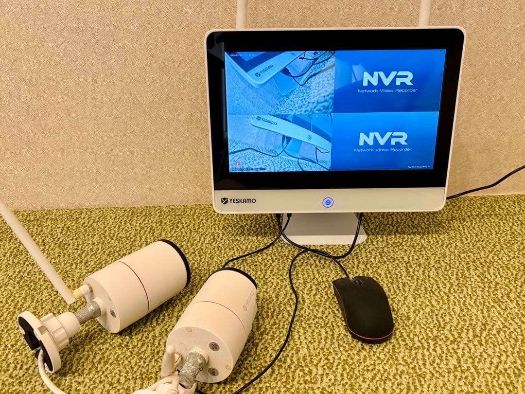 YESKAMO 屋外用　防犯カメラ　300万画素　2台 人感センサーライト付き