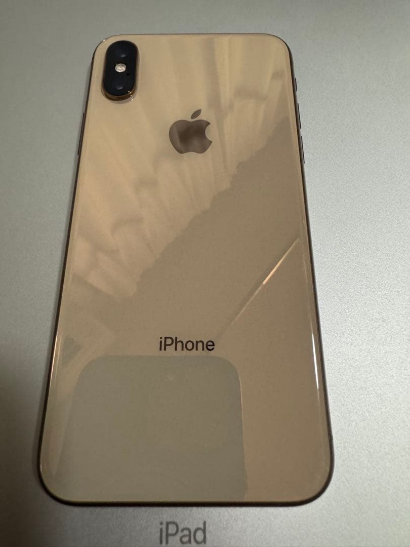 猫*様 iPhone xs gold 64gb