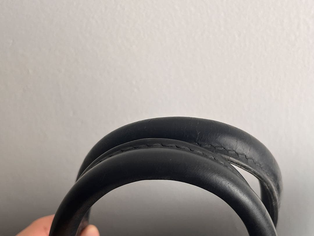 LOUIS VUITTONルイヴィトン エピ ポルトドキュマン・ヴォワヤージュ