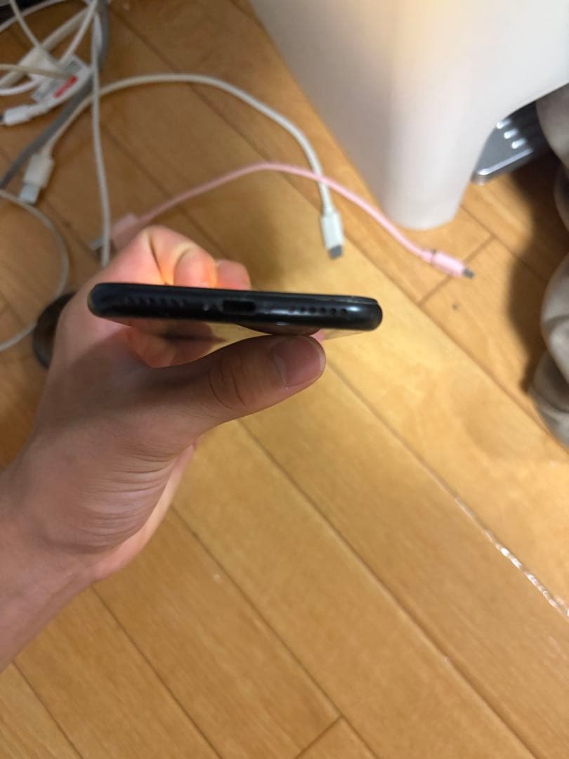 Apple iPhone SE (第2世代) ブラック 本体 最安値