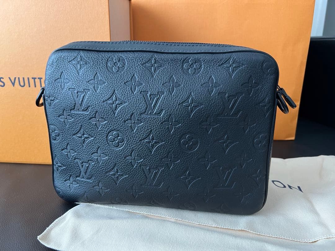 新品同様◎ルイヴィトン トリオ•メッセンジャー モノグラム・シャドウM46602