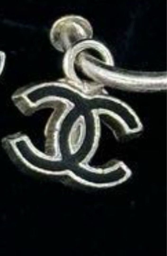 正規品 極美品CHANEL シャネルココマーク ピアス 片耳 シルバー×ブラック