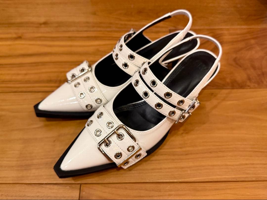 スライ SLY POINTED TOE BELTED SANDAL ホワイト M