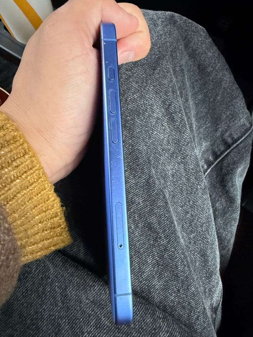 iPhone16 ウルトラマリン 本体 128GB 最終値下げ