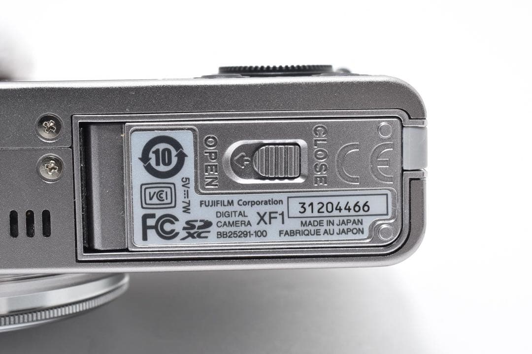 フジフィルム FUJIFILM XF1 クラシカルコンパクトデジタルカメラ