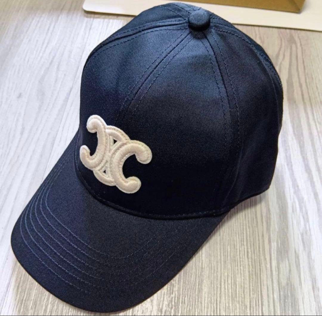 CELINE刺繍ロゴキャップ