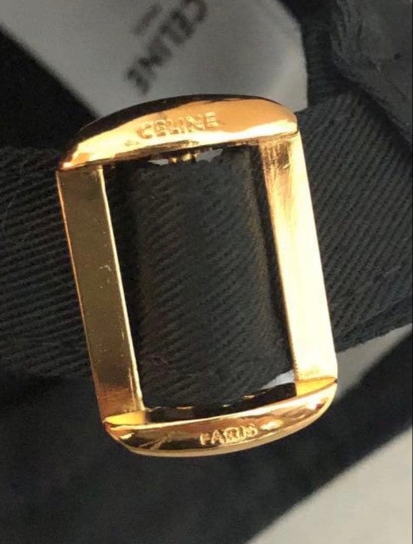 CELINE刺繍ロゴキャップ