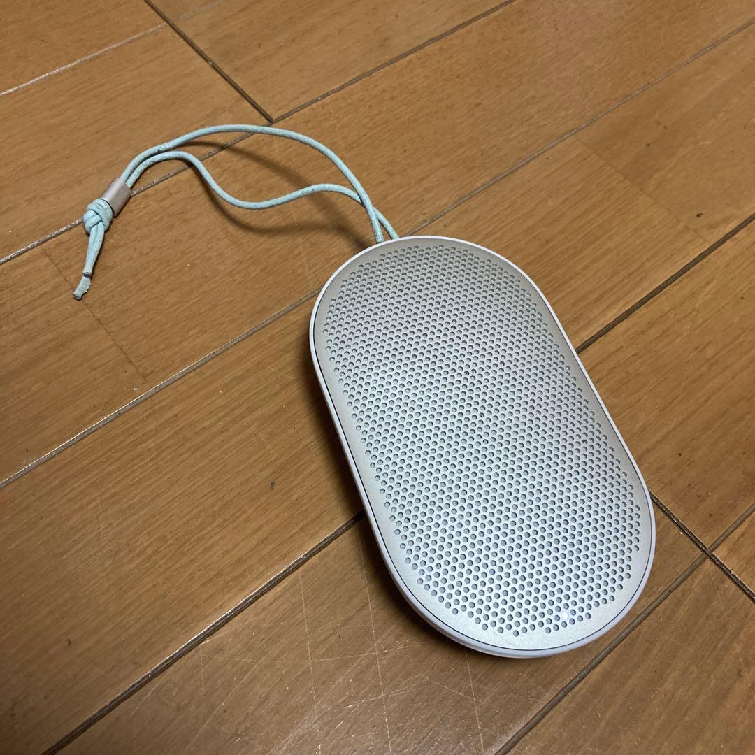 Bang & Olufsen BeoPlay P2（ケースつき）
