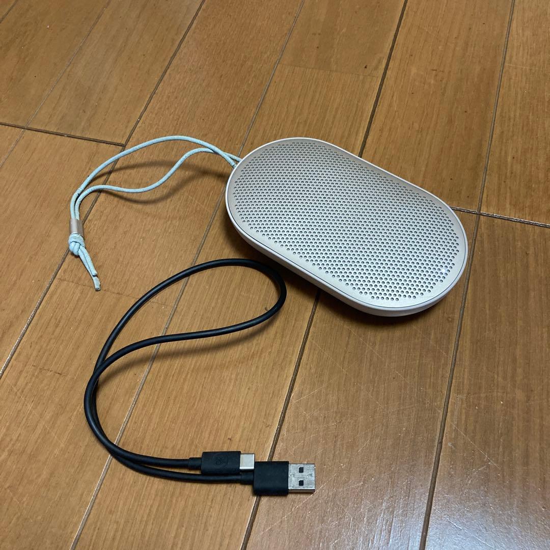 Bang & Olufsen BeoPlay P2（ケースつき）