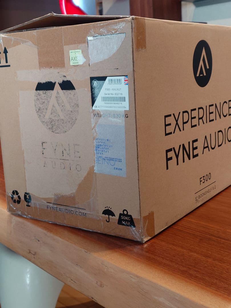 ファインオーディオ　FYNE AUDIO F３００ ウォールナット