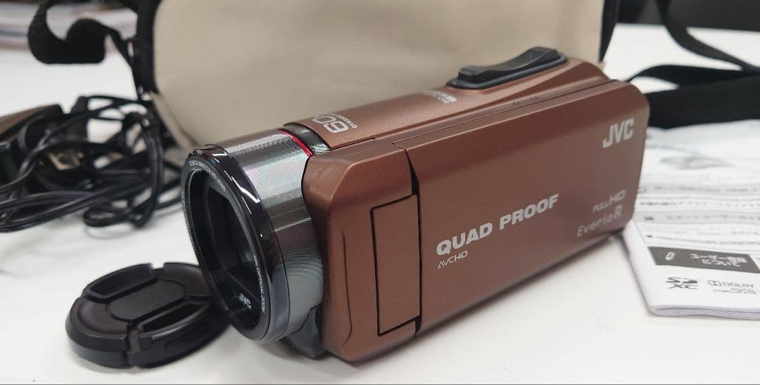 美品 JVC Everio R QUAD PROOF ビデオカメラ本体