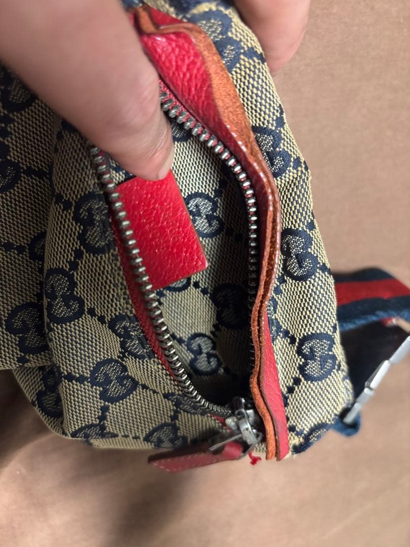 GUCCI GGパターン ボディバッグ