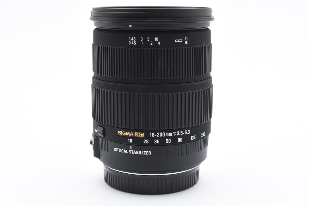 未使用に近い Sigma 18-200mm 3.5-6.3 OS Canon