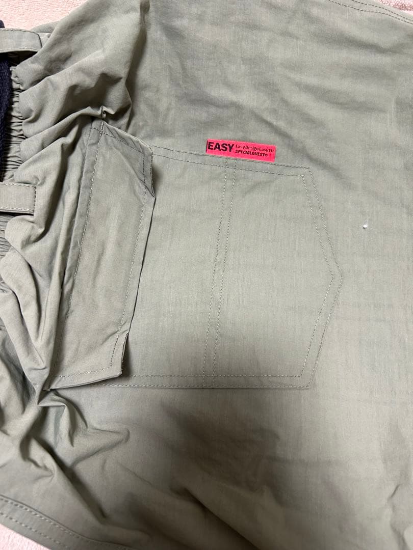 スペシャルゲスト　special guest スノボウエア下