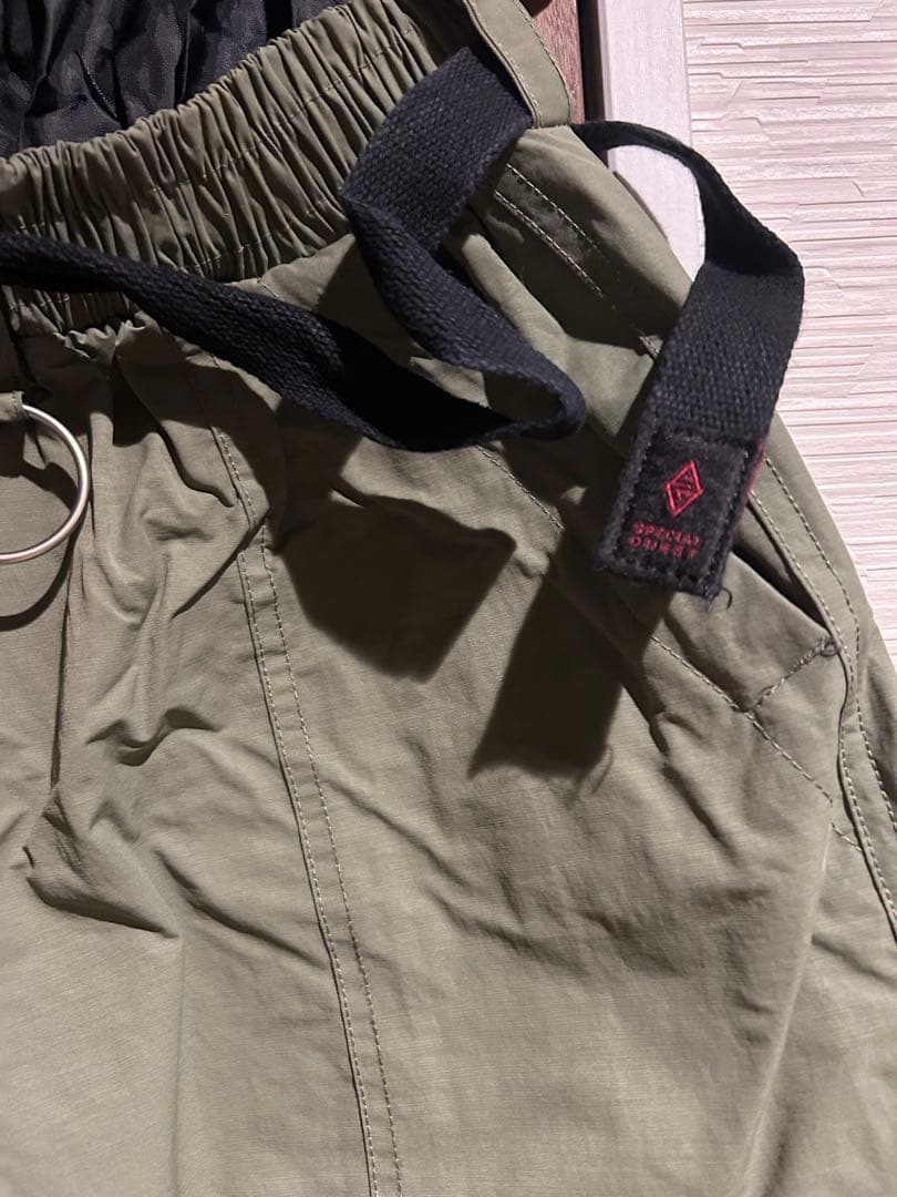 スペシャルゲスト　special guest スノボウエア下