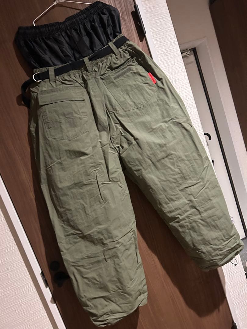 スペシャルゲスト　special guest スノボウエア下