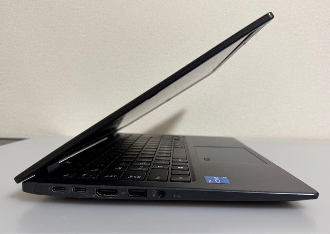 累積1666 東芝 G83/HU 16GB 256GB Office 顔/指紋認