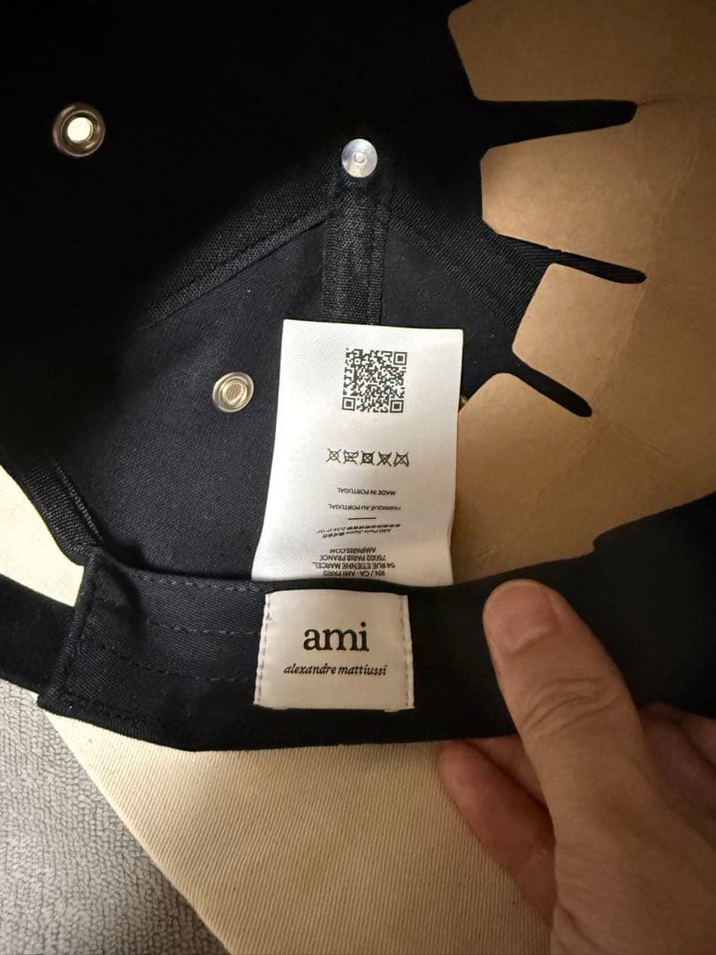 AMI PARIS コットンキャップ　ブラック