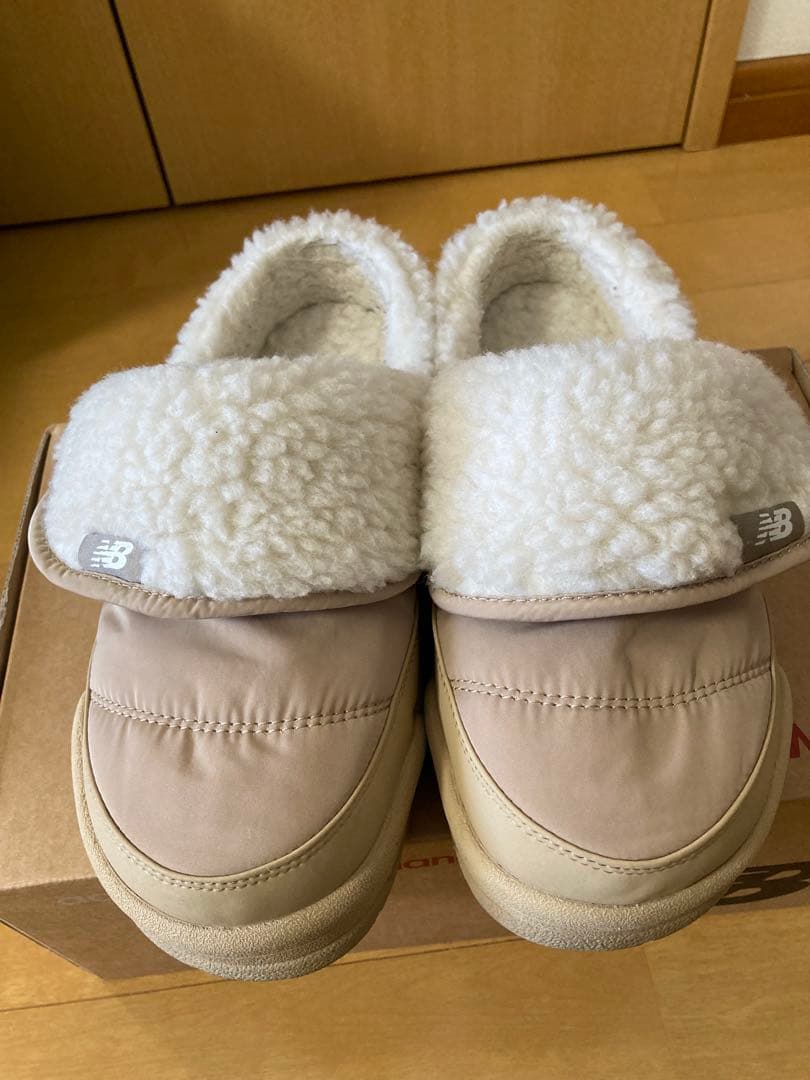 New Balance ボアサンダル 韓国