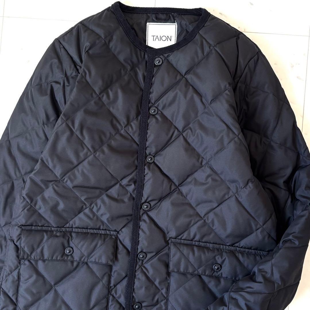 美品　タイオン　パイピングノーカラーキルティングコート　コーデュロイ　ロゴボタン