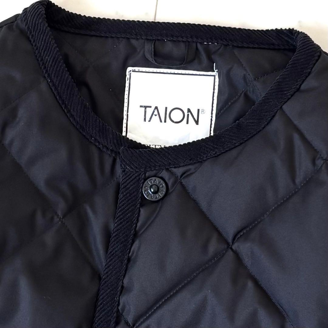 美品　タイオン　パイピングノーカラーキルティングコート　コーデュロイ　ロゴボタン